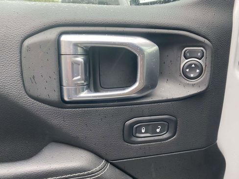 Used 2023 Jeep Wrangler Sahara w/ Cold Weather Group image 15