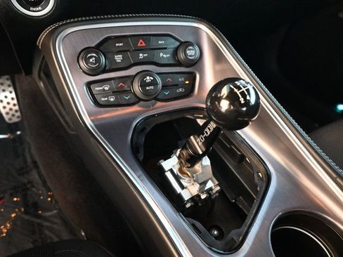 Used 2016 Dodge Challenger R/T Scat Pack w/ Driver Convenience Group image 13