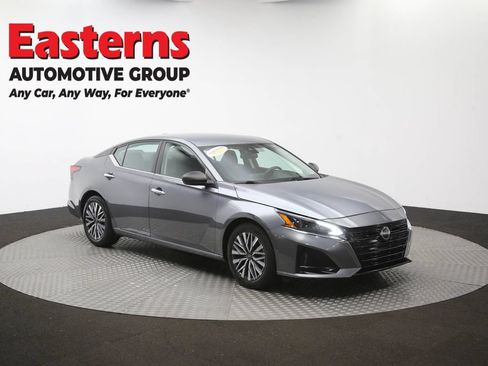 Used 2024 Nissan Altima 2.5 SV FWD image 48