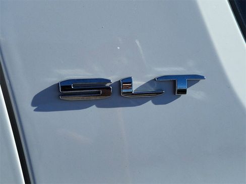 Certified 2023 GMC Acadia SLT image 12