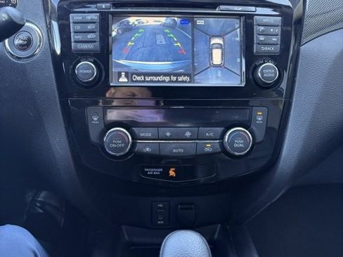 Used 2015 Nissan Rogue SL w/ SL Premium Package image 10