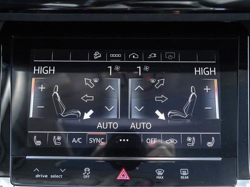 Used 2024 Audi Q8 e-tron Premium Plus w/ Premium Plus Package image 19