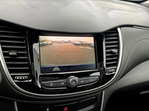 Used 2022 Chevrolet Trax LS w/ Tint and Cruise Package image 9
