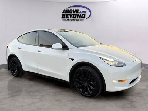 Used 2021 Tesla Model Y Long Range image 9