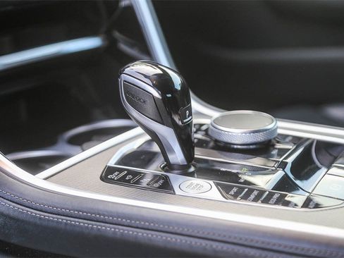 Used 2024 BMW 840i Convertible image 21