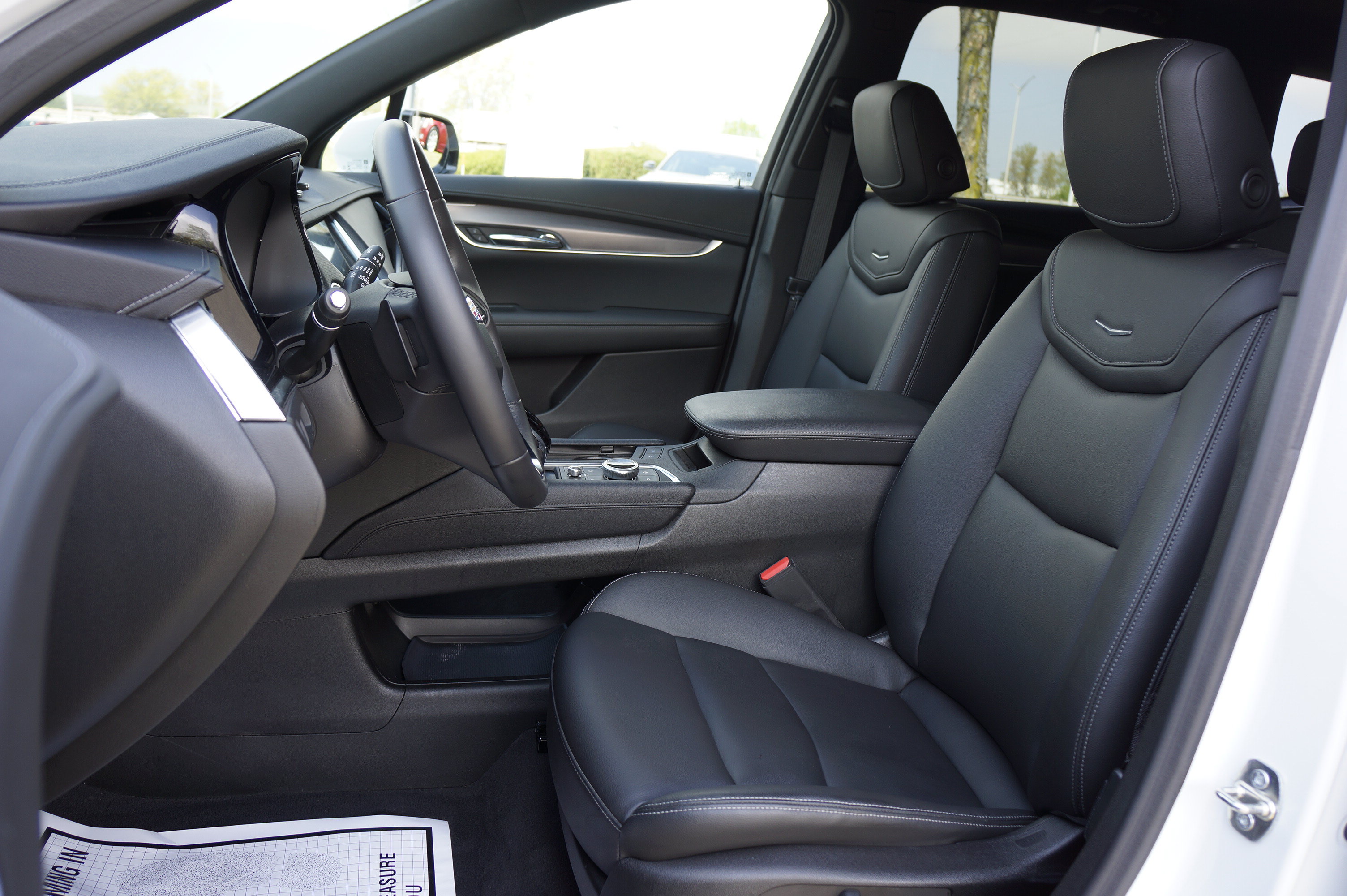 Used 2024 Cadillac XT6 Luxury AWD/4WD image 25