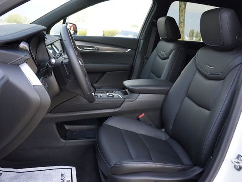 Used 2024 Cadillac XT6 Luxury AWD/4WD image 25