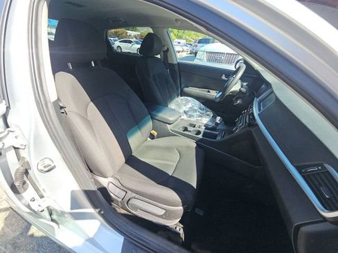 Used 2019 Kia Optima LX FWD image 6