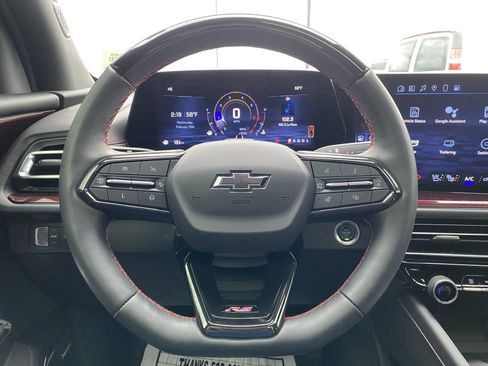 Used 2024 Chevrolet Traverse RS image 18