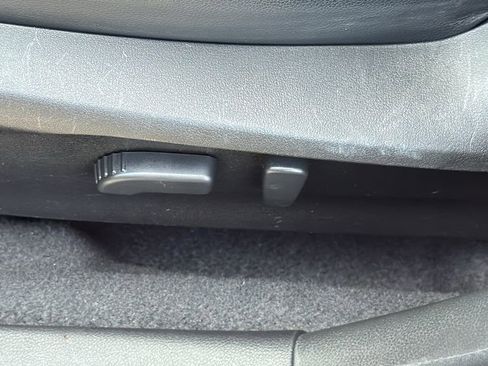 Used 2020 Subaru Crosstrek 2.0i Limited w/ Moonroof Package w/Navigation AWD/4WD image 21