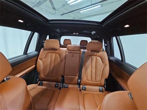 Used 2025 BMW X7 M60i image 13