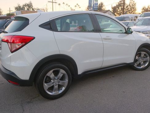 Used 2017 Honda HR-V LX image 6