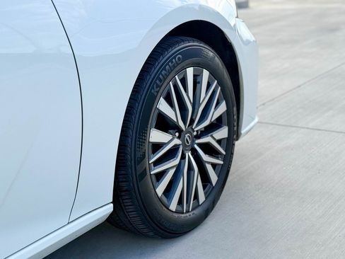 Used 2024 Nissan Altima 2.5 SV image 6