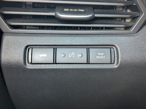 Used 2022 Nissan Altima 2.5 SR FWD image 21