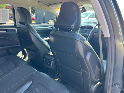 Used 2015 Ford Fusion SE w/ Equipment Group 202A FWD image 16