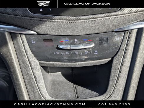 Used 2025 Cadillac XT5 Premium Luxury image 19