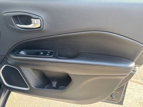 Used 2018 Jeep Compass Limited w/ Navigation Group image 28