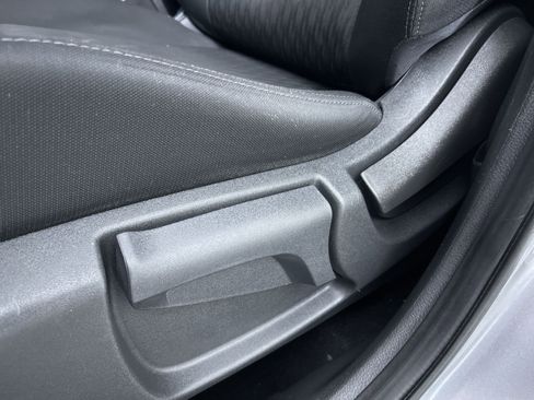 Certified 2018 Nissan Rogue S image 13