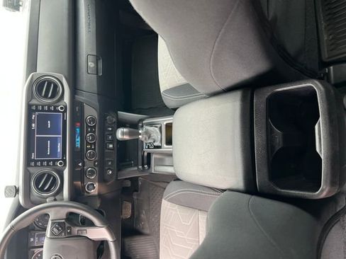 Used 2021 Toyota Tacoma TRD Off-Road image 21