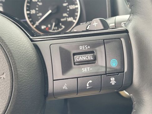 Used 2021 Nissan Rogue SL w/ Premium Package image 14