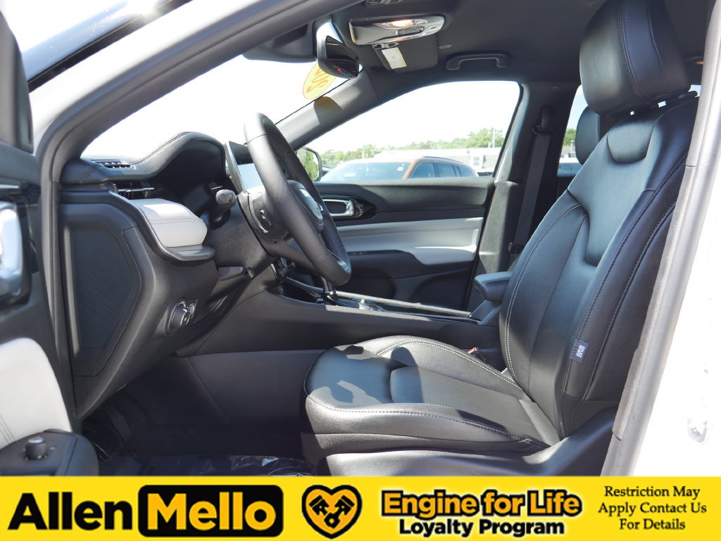 Used 2026 Jeep Compass Limited AWD/4WD image 12