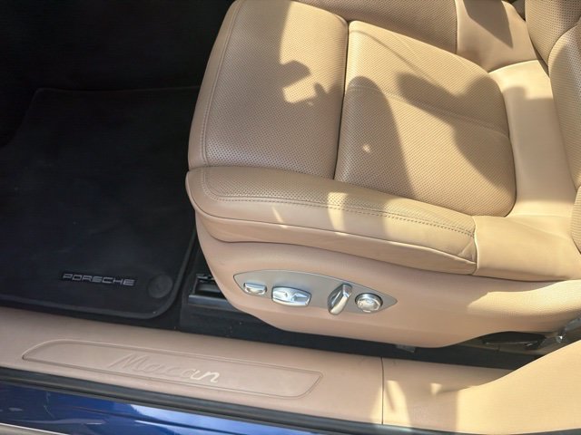 Used 2024 Porsche Macan AWD/4WD image 14