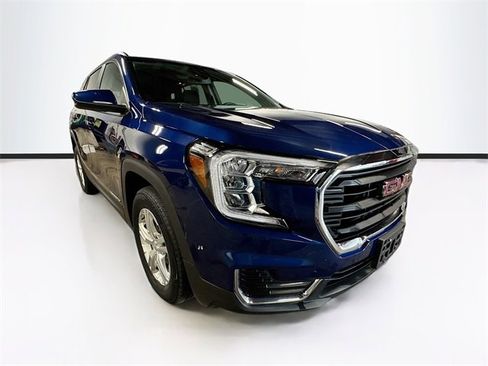 Used 2022 GMC Terrain SLE w/ Driver Convenience Package image 1