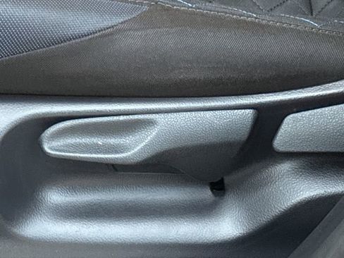 Used 2020 Toyota C-HR XLE image 22