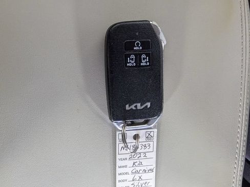 Used 2022 Kia Carnival LX FWD image 27