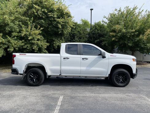 Used 2020 Chevrolet Silverado 1500 Custom Trail Boss w/ Custom Convenience Package AWD/4WD image 10