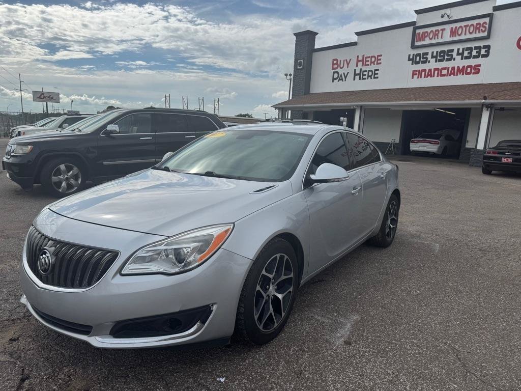 Used 2017 Buick Regal Sport Touring FWD image 1