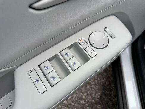 New 2025 Hyundai Kona SEL AWD/4WD image 15