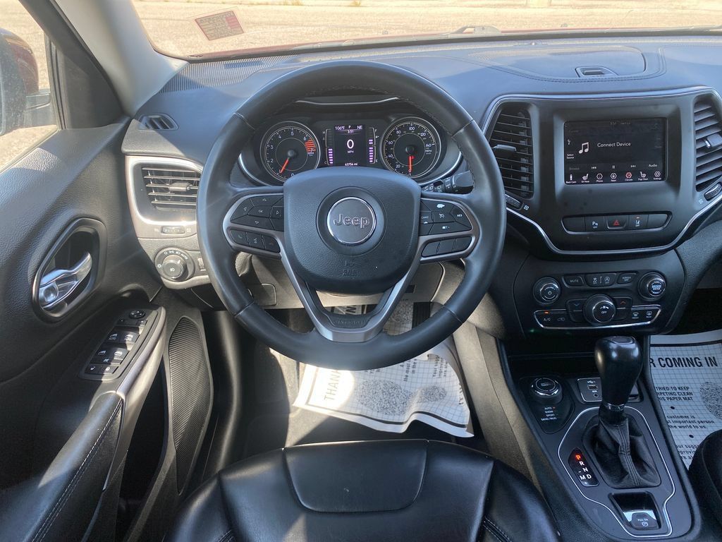 Used 2021 Jeep Cherokee Latitude Plus AWD/4WD image 14