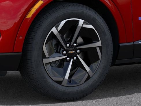 New 2025 Chevrolet Equinox EV LT image 9