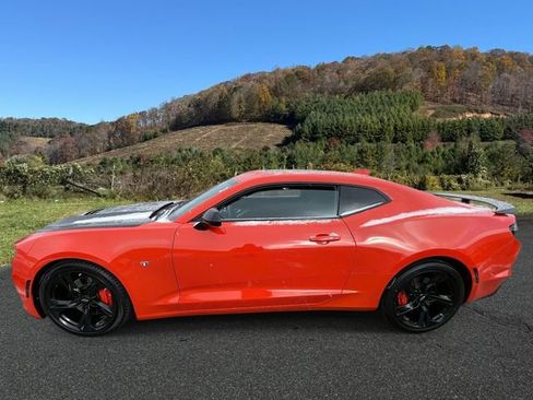 Used 2021 Chevrolet Camaro SS image 4