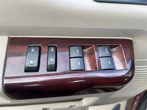 Used 2010 Ford F350 Lariat image 14