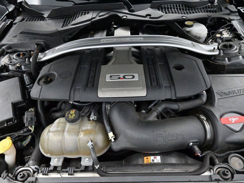 Used 2018 Ford Mustang GT Premium w/ GT Performance Package RWD image 30