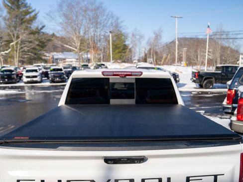 Used 2022 Chevrolet Silverado 1500 ZR2 w/ Technology Package image 6