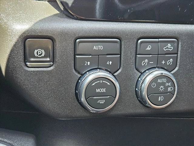 Used 2026 GMC Sierra 1500 SLT AWD/4WD image 30