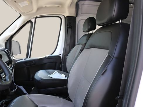 Used 2023 RAM ProMaster 2500 FWD image 11
