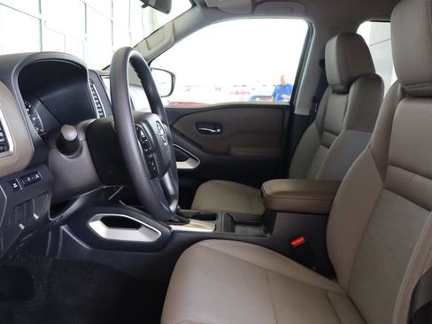 Used 2022 Nissan Frontier SV w/ Technology Package RWD image 15