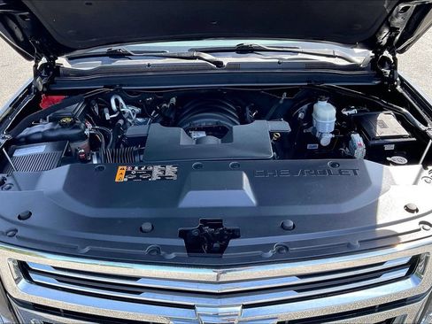 Used 2019 Chevrolet Suburban Premier AWD/4WD image 10