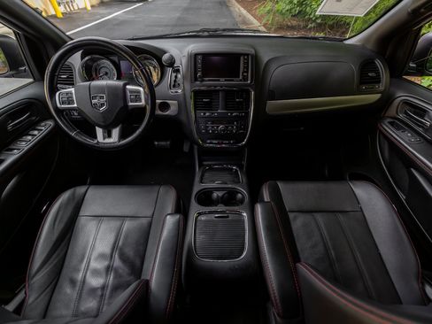 Used 2020 Dodge Grand Caravan GT FWD image 5