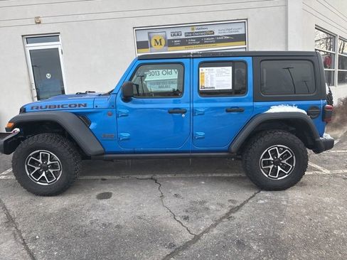 Used 2024 Jeep Wrangler Unlimited Rubicon image 2