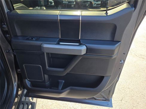 Used 2018 Ford F150 Raptor w/ Equipment Group 802A Luxury image 9