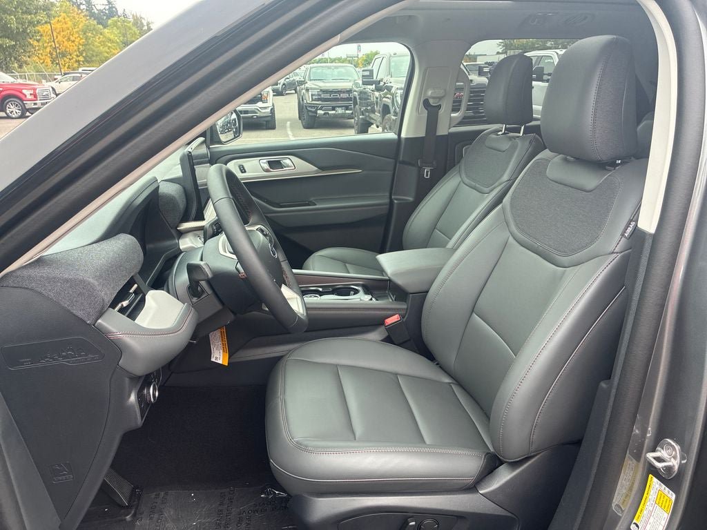 Used 2026 Ford Explorer Active w/ Active Comfort Package AWD/4WD image 13