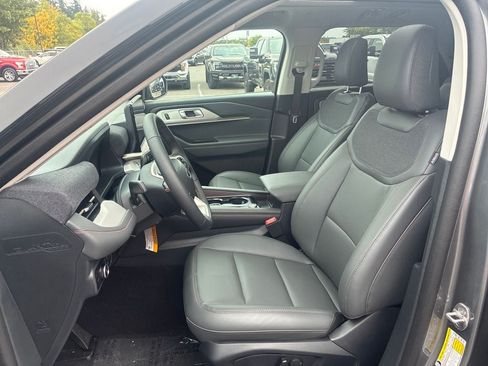 Used 2026 Ford Explorer Active w/ Active Comfort Package AWD/4WD image 13