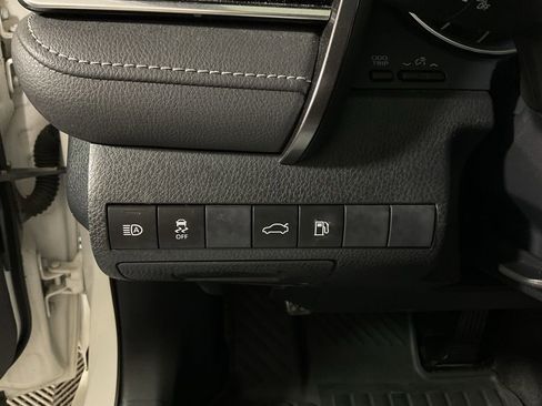 Used 2018 Toyota Camry SE FWD image 27