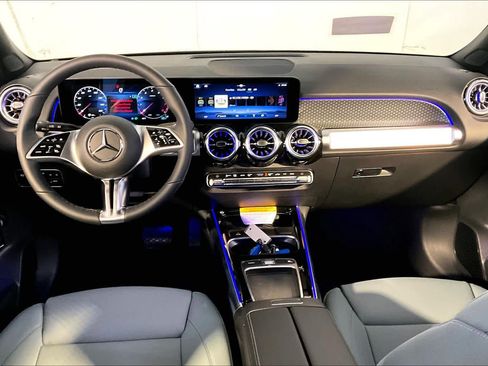 New 2026 Mercedes-Benz GLB 250 4MATIC image 7