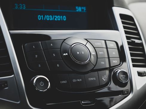 Used 2016 Chevrolet Cruze LS image 11